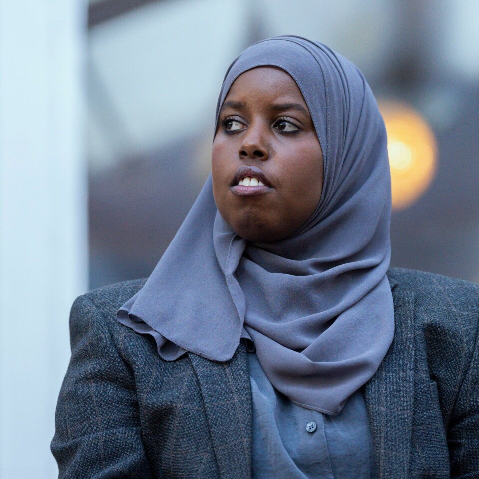 ANMELDER: Sumaya Jirde Ali er samfunns-debattant og forfatter. Hun har anmeldt komikeren Atle Antonsen for rasisme. Forfatteren og samfunnsdebattanten Sumaya Jirde Ali har anmeldt komikeren Atle Antonsen for rasisme. Foto: Beate Oma Dahle / NTB