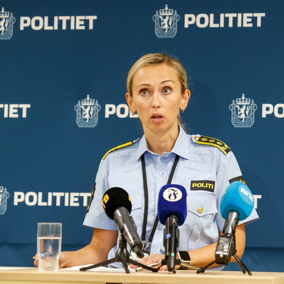 POLITIET: Politiet i Kristiansand har fått inn nye tips. Det opplyser politi-inspektør Cecilie Pedersen. Politiinspektør Cecilie Pedersen sier at de etterforsker funnet av to døde personer i Kristiansand som et dobbeltdrap. Foto: Tor Erik Schrøder / NTB