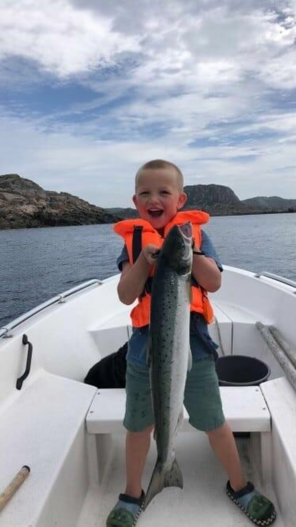 FORSVANT: Sju år gamle Torjus Seland forsvant i Lindesnes. Han ble senere funnet død. Foto: Privat / NTB Det var 7 år gamle Torjus Seland som tirsdag ble funnet omkommet i Lindesnes. Bildet er frigitt av politiet i samråd med de pårørende. Foto: Privat / NTB