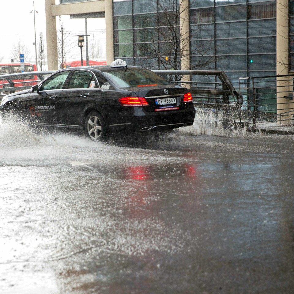 MYE REGN: Ytre strøk av Agder kan få opptil 100 millimeter regn på et døgn. Ytre strøk av Agder kan få opptil 100 millimeter regn på et døgn. Foto: Berit Roald / NTB