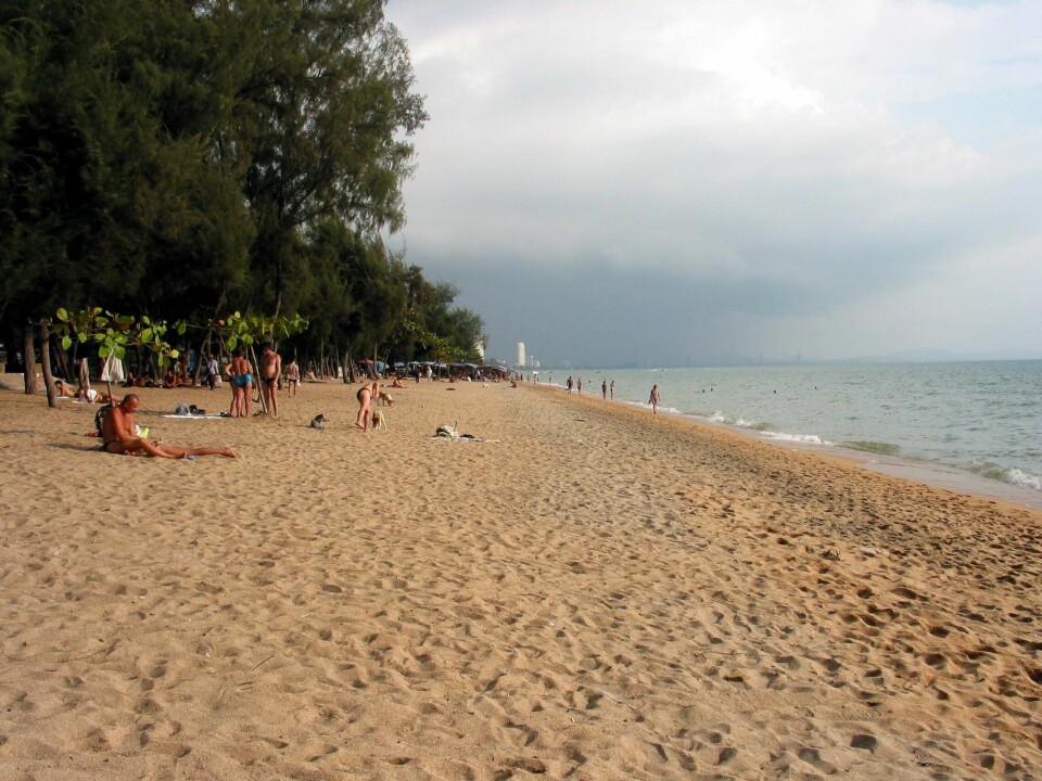 THAILAND: Thailand er ett av reisemålene til nordmenn i vinter. Reiser til kilometervis med sandstrender i Thailand og andre steder topper lista over hva nordmenn planlegger å bruke penger på når økonomien blir bedre. Foto: Stein Hallingstad / NTB