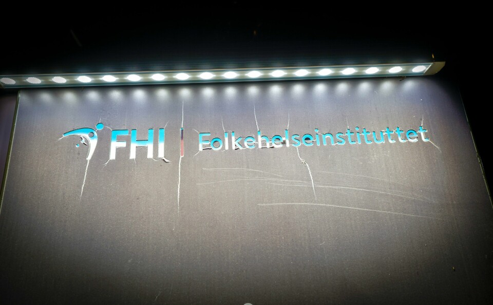 SYKDOM: Kikhoste smitter flere nå enn de to siste årene. Bildet viser logoen til Folkehelseinstituttet.