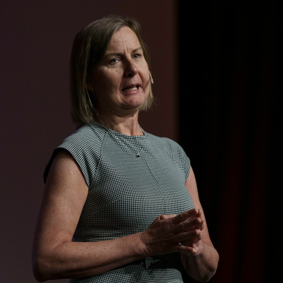 BEREDSKAP: Direktør i DSB, Elisabeth Aarsæther. Hun sier direktoratet ønsker at rådet om beredskapslager går fra tre til sju dager. Direktør i DSB, Elisabeth Aarsæther, sier direktoratet ønsker å forsterke rådet om beredskapslager til sju dager i stedet for kun tre. Her fra Samfunnssikkerhetskonferansen i Oslo mandag. Foto: Cornelius Poppe / NTB
