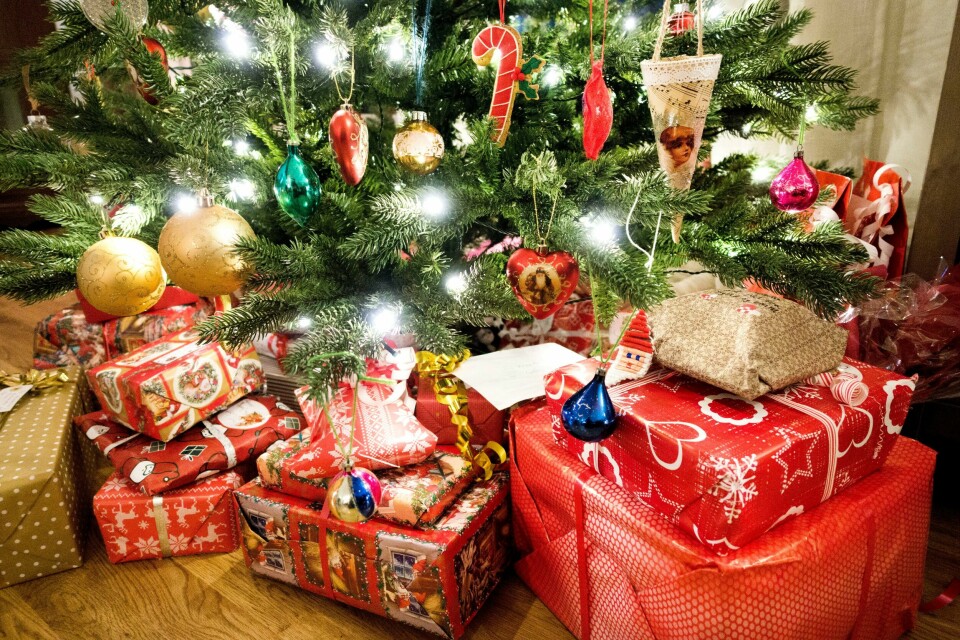 GAVER: Elektronikk er fortsatt det nordmenn ønsker seg mest til jul. Tradisjoner og egen økonomi veier tyngre enn veldedighet og miljøet når nordmenn feirer jul, ifølge en ny undersøkelse. Foto: Gorm Kallestad / NTB
