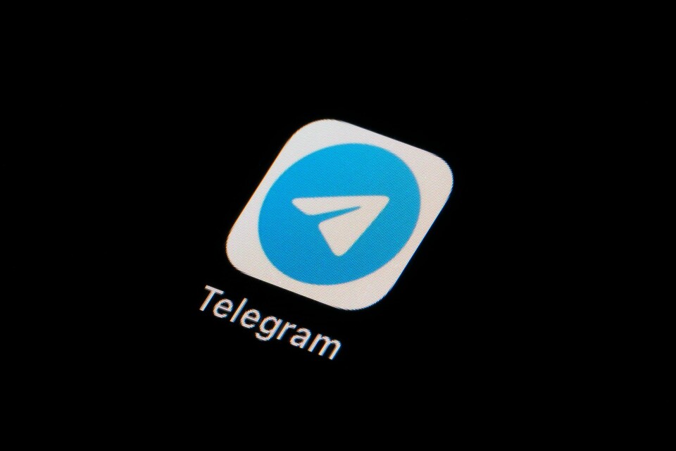 SPRES ULOVLIG: En lukket gruppe på Telegram sprer nakenbilder av norske jenter ulovlig. Bildet viser logoen til appen Telegram.