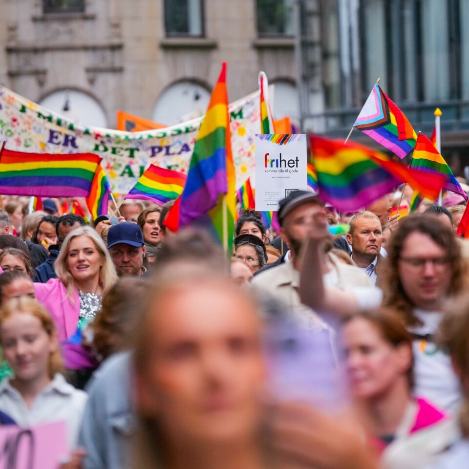 PRIDE: Politiets sikkerhets-tjeneste sier de har kontroll på truslene mot pride-feiringen. En mann er pågrepet for å ha kommet med trusler mot Oslo Pride. Bildet er fra fjorårets regnubuetog i Oslo. Foto: Beate Oma Dahle / NTB