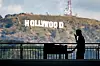 Bildet viser Hollywood-skiltet i Hollywood i USA.