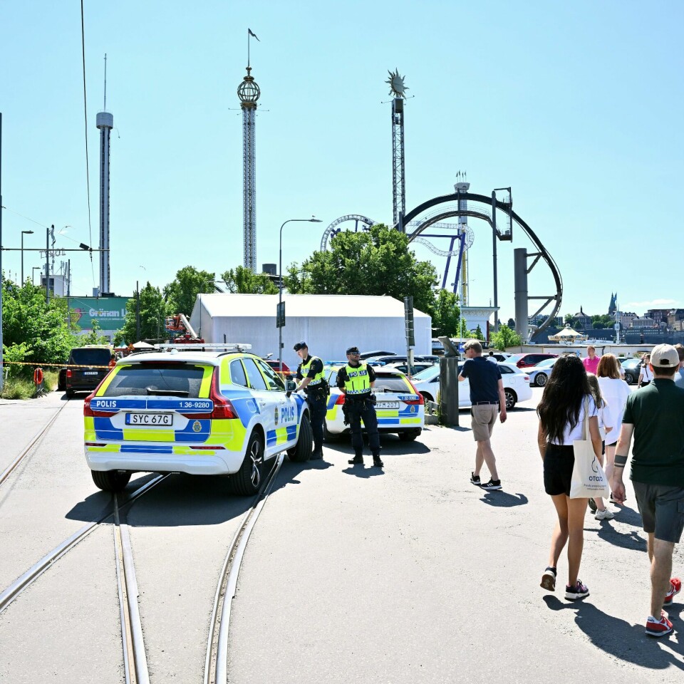 ULYKKE: Én person døde og flere ble skadd da en berg-og-dalbane på fornøyelsesparken Gröna Lund i Stockholm sporet av søndag. Én person omkom og flere ble skadd da en berg-og-dalbane på fornøyelsesparken Gröna Lund i Stockholm sporet av søndag. Foto: Claudio Bresciani/TT / NTB