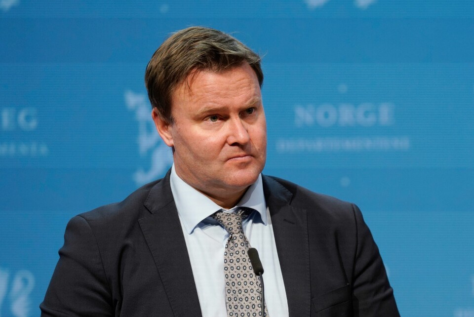 OMIKRON: Nakstad håper omikron-smitten kan være positiv for situasjonen i Norge. Assisterende helsedirektør Espen Rostrup Nakstad mener det er lurt å begrense klemming til de man kjenner best. Foto: Terje Bendiksby / NTB
