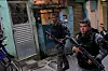 Militærpolitiet i Brasil har gått inn i en av Rio de Janeiros mes beryktede favelaer, Jacarezinho, for å ta kontrollen fra narkotikabandene der. Målet er også å skape bedre forhold for innbyggerne, men aksjonsformen er sterkt kritisert. Foto: Silvia Izquierdo / AP / NTB