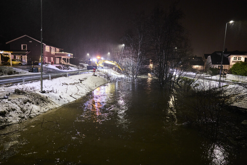 BEKK: Kvamsbekken på Fannrem i Orkland kommune har flommet over. Ekstremværet Gyda har som vente ført til flom, som her i Kvamsbekken på Fannrem i Orkland kommune. Foto: Ole Martin Wold / NTB