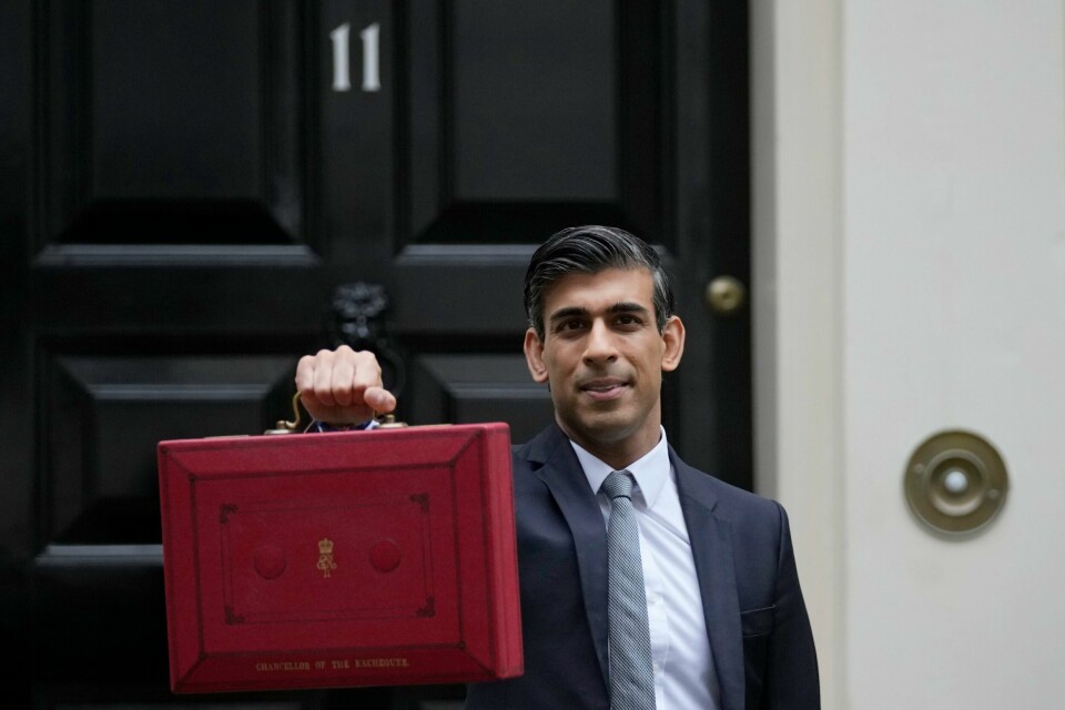 FAVORITT: Finansminister Rishi Sunak har lenge vært favoritt til å ta statsminister-plassen, om Boris Johnson må trekke seg. Finansminister Rishi Sunak har lenge vært bookmakernes favoritt til å erstatte Boris Johnson. Foto: AP / NTB