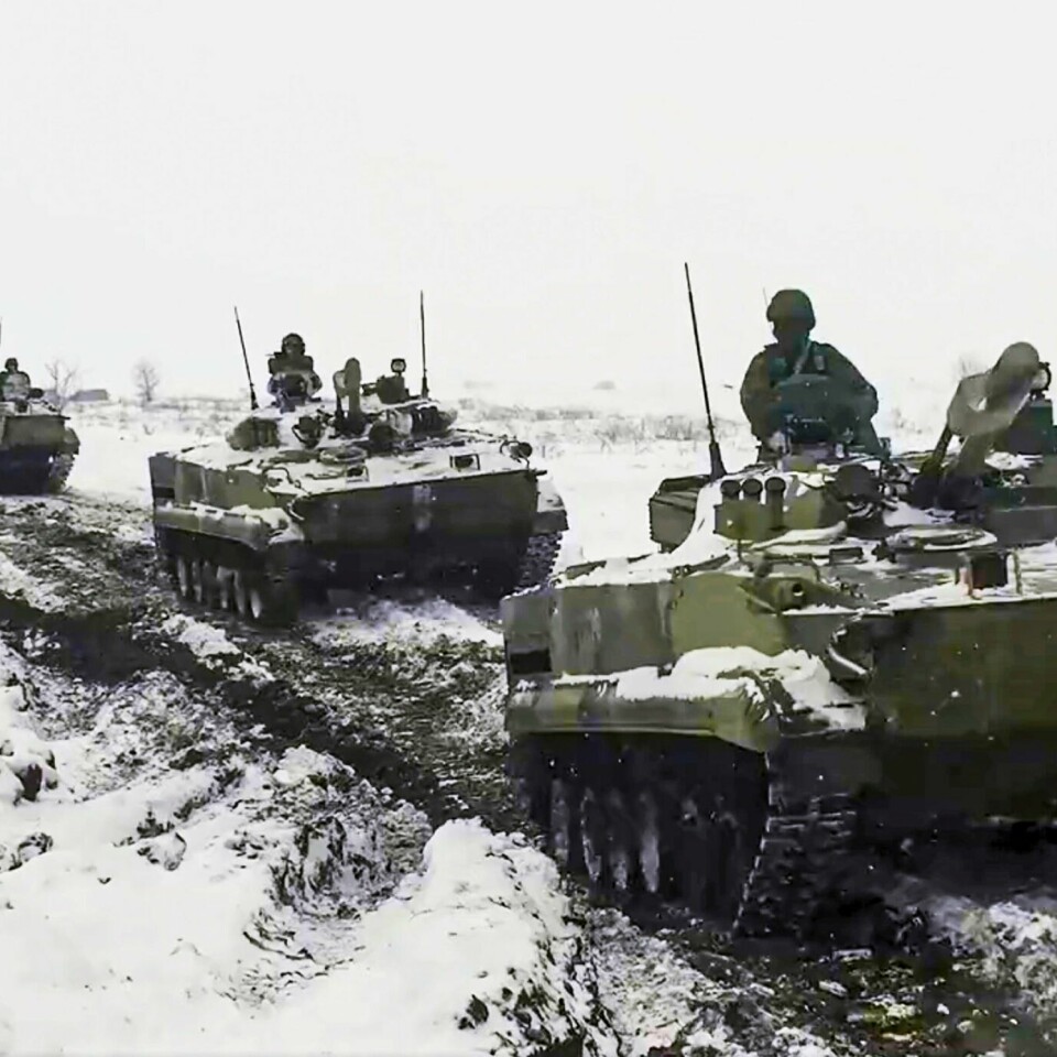 KONFLIKT: Russiske stridsvogner under en øvelse nært Rostov. Rostov grenser mot den østlige delen av Ukraina. Russiske stridsvogner under en øvelse i regionen Rostov i slutten av januar. Rostov grenser mot den østlige delen av Ukraina. Foto: Russlands forsvarsdepartement / AP / NTB