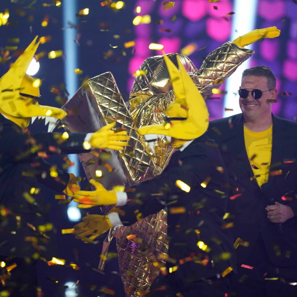 MUSIKKONKURRANSE: Subwoolfer vant lørdagens finale i den norske Melodi Grand Prix. Bak til høyre står talsmann Carl-Henrik Wahl. Subwoolfer er vinner av lørdagens finale i den norske Melodi Grand Prix. Foto: Terje Bendiksby / NTB