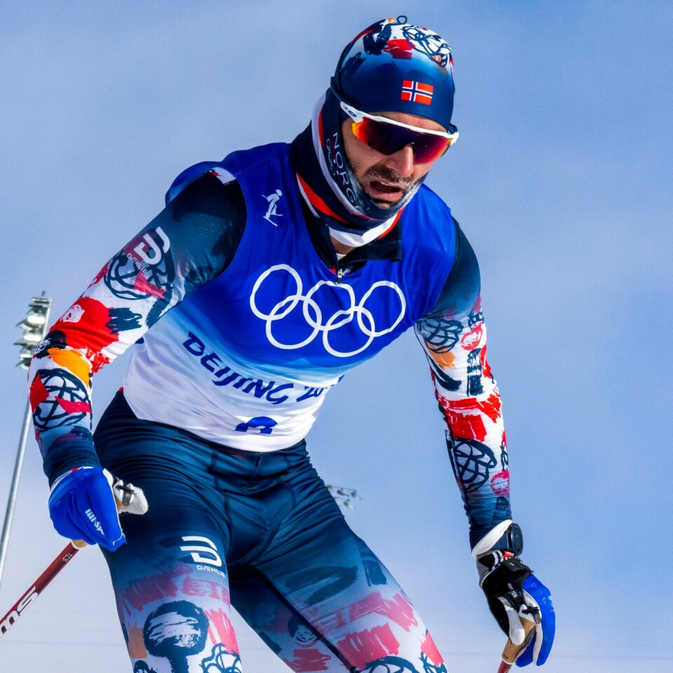BORT: Hans Christer Holund ber FIS om å flytte skirenn bort fra Russland. Bildet er av skiløperen Hans Christer Holund. Han har på solbriller, lue og skidrakt med startnummer. Foto: Fredrik Varfjell / NTB
