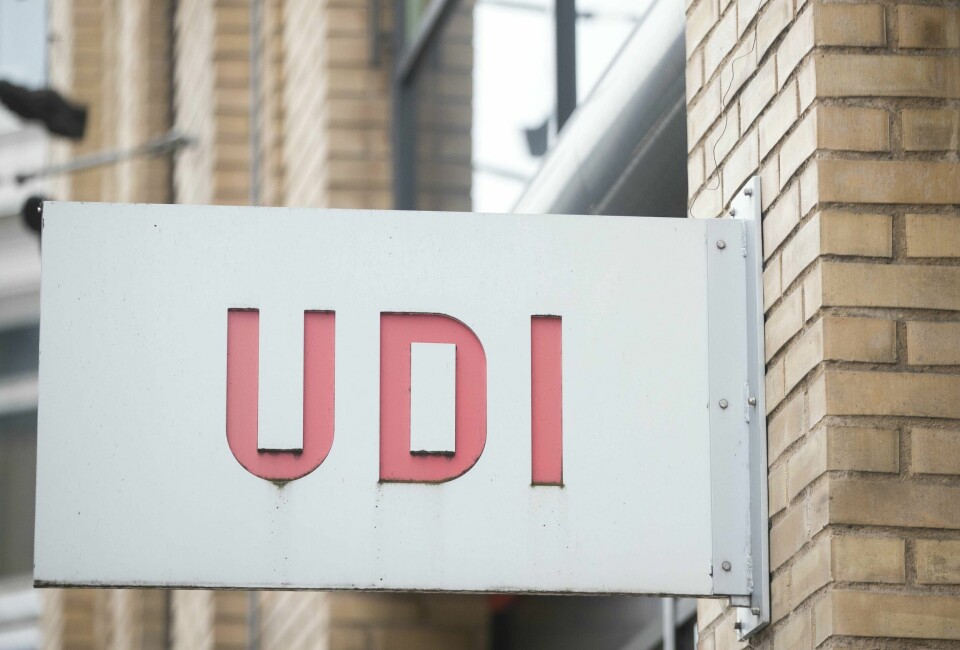 FLYKTNINGER: Folk på flukt har ikke fått det de har krav på, skriver Bergensavisen. Utlendingsdirektoratet UDI sier de jobber med saken. Bildet er av et skilt utenfor lokalene til UDI.Illustrasjonsfoto: Terje Pedersen / NTB
