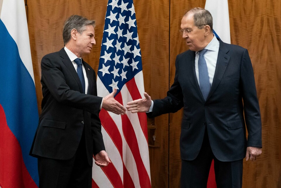 AVLYST: USAs utenriksminister Antony Blinken sier det planlagte møtet med Russlands utenriksminister Sergej Lavrov er avlyst. Her fra et tidligere møte i januar. USAs utenriksminister Antony Blinken (t.v.) sier det planlagte møtet med Russlands utenriksminister Sergej Lavrov er avlyst. Her fra deres møte i Genève i januar. Siden har Ukraina-krisen tilspisset seg ytterligere. Foto: Alex Brandon / AP / NTB