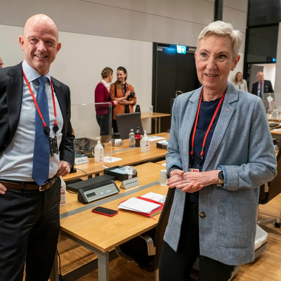JOBB: NHO-sjef Ole Erik Almlid og LO-leder Peggy Hessen Følsvik tror ukrainere som flykter til Norge, raskt kan komme seg i jobb. Arkivfoto: Terje Pedersen / NTB Bildet viser NHO-sjef Ole Erik Almlid og LO-leder Peggy Hessen Følsvik. Arkivfoto: Terje Pedersen / NTB