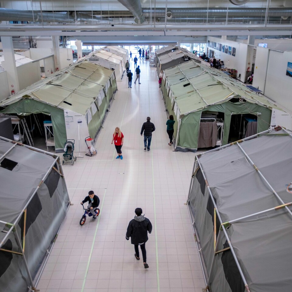 BARN: Mange ukrainske flyktninger er innom Nasjonalt mottakssenter i Råde. Noen av flyktningene som kommer, er barn som reiser alene. De får plass på egne sentre for barn under 18 år. Foto: Javad Parsa / NTB Når ukrainerne har fått registrert seg hos politiet, flytter de inn i teltleiren inntil de kan plasseres et annet sted. Foto: Javad Parsa / NTB