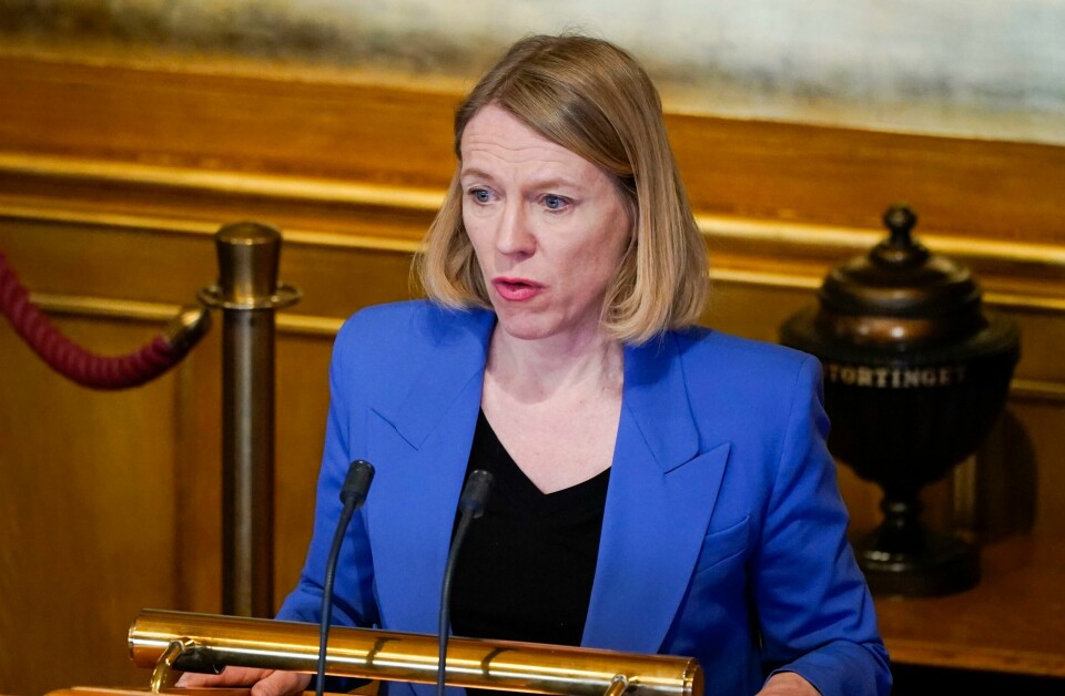 USIKKERHET: Anniken Huitfeldt er utenriksminister. Hun er redd for konsekvensene krigen vil få for Europa. Utenriksminister Anniken Huitfeldt (Ap) la vekt på at den norske sikkerhetspolitiske linjen overfor Russland skal ligge fast, og avskrekking og beroligelse er hovedelementene. Foto: Håkon Mosvold Larsen / NTB
