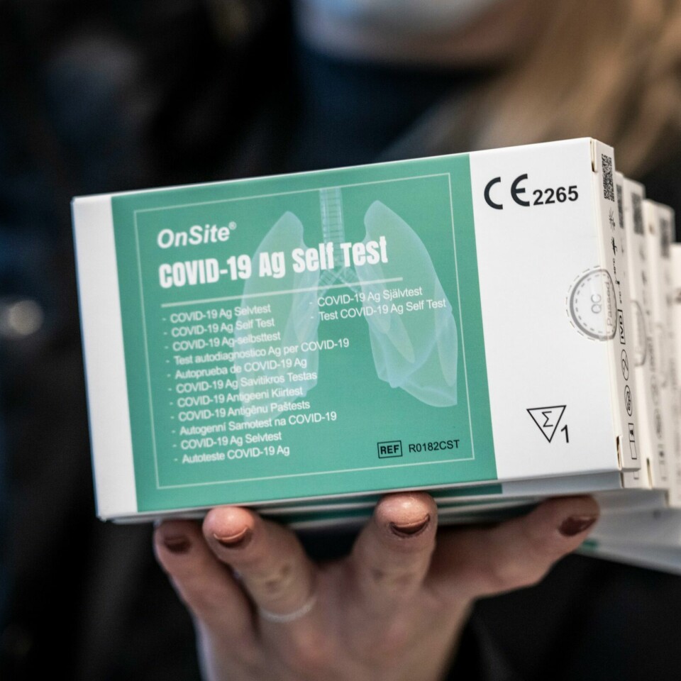 VIRUS: Flere forskere mener koronaviruset er kommet for å bli. Vi kan vente oss en ny bølge til høsten, slik som sesonginfluensaen. Illustrasjonsfoto: Ole Berg-Rusten / NTB Det er registrert 4.065 nye koronasmittede i Oslo siste døgn. Omleggingene i testregimet der man ikke lenger behøver å ta en OCR-test om hurtigtesten slår ut, har påvirket antallet registrerte tilfeller.Foto: Ole Berg-Rusten / NTB