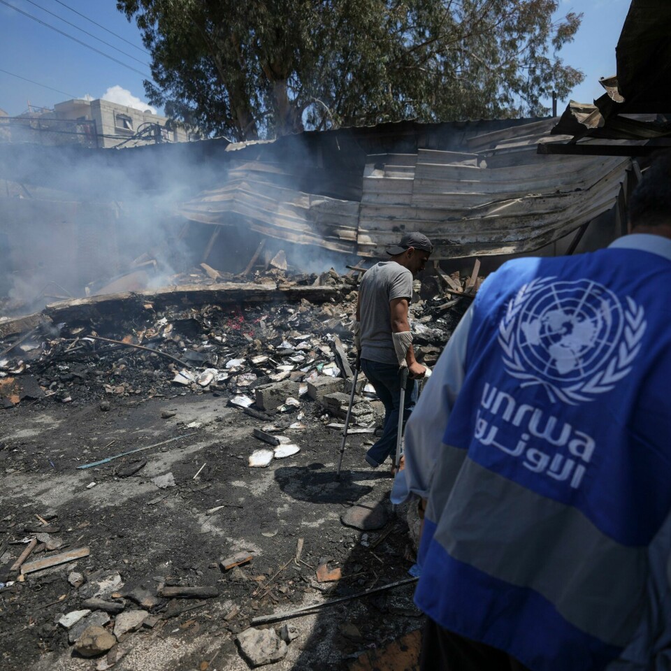 GAZASTRIPEN: En skole drevet av UNRWA ble angrepet av Israel i mai. Israel har det siste året bombet en rekke FN-drevne skoler og institusjoner på Gazastripen, som her i flyktningleiren Nuseirat. Foto: AP / NTB