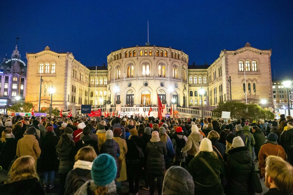 DEMONSTRASJON: I 2018 møtte tusenvis opp utenfor Stortinget. De kjempet mot en strengere abortlov. Nå kan loven bli endret igjen. Bildet viser en stor demonstrasjon for abortloven som var i 2018.