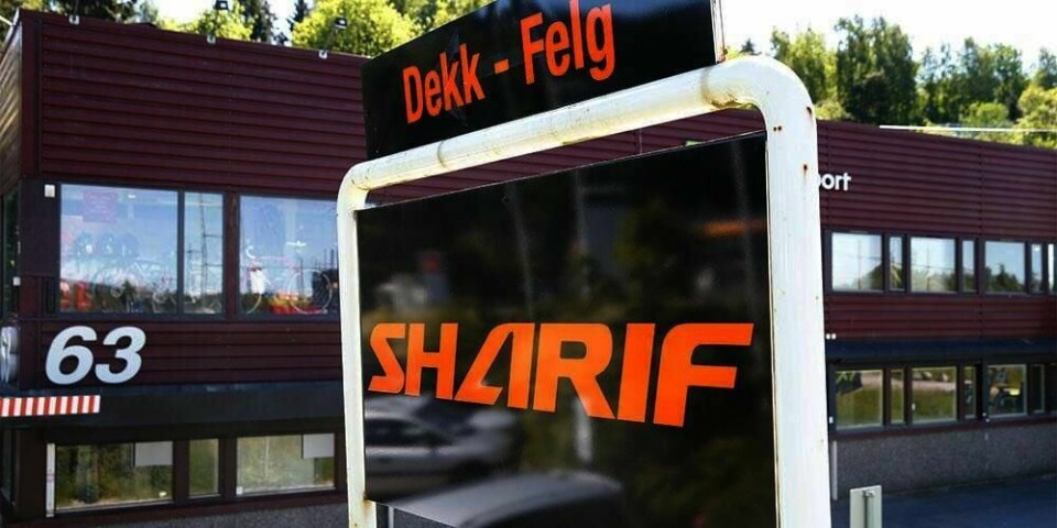 PENGER: Politiet fant 800.000 kroner i kontanter da de gikk til aksjon mot Tommy Sharif og hans bror. Sharif har tjent millioner på å selge dekk og felger. Alle hans ni selskaper er konkurs.