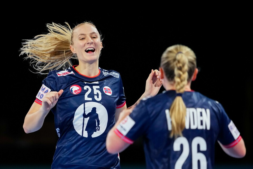 HÅNDBALL: Norges Henny Ella Reistad under gruppespillkampen i håndball-EM for kvinner mellom Norge og Slovenia i Olympiahalle. Bildet viser Henny Reistad i kampen mot Slovenia i EM torsdag kveld. Foto: Beate Oma Dahle / NTB.
