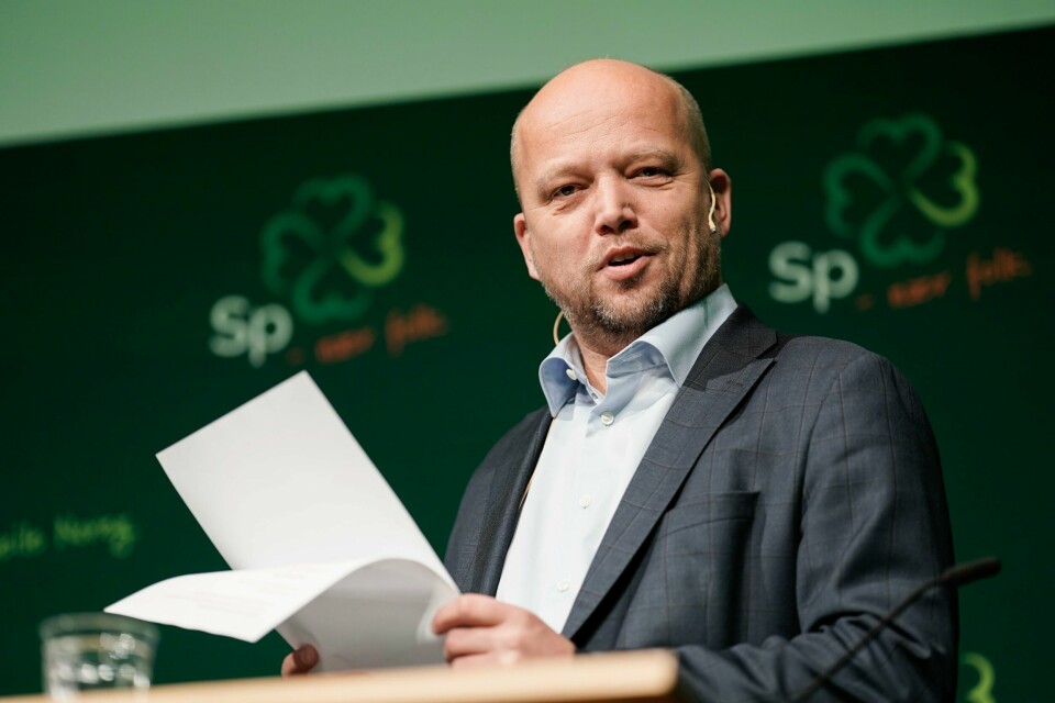 STUDIEGJELD: Fra 2026 kan du få slettet inntil 25 000 kroner av studiegjelden din årlig. Men da må du bo i en av landets minst sentrale kommuner. Finansminister og Sp-leder Trygve Slagsvold Vedum ble svært overrasket over lukten han kunne kjenne på i New Yorks gater. Foto: Thomas Fure / NTB