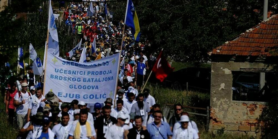 MARSJ: Folk fra hele verden gikk i fredsmarsj fra Nezuk til Srebrenica i Bosnia-Hercegovina. Det gjorde de tidligere denne uka.