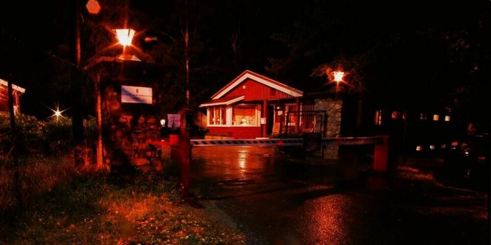 BORTE: To polske fanger klarte å rømme fra fengselet Ilseng i Hedmark. De klatret over et gjerde.