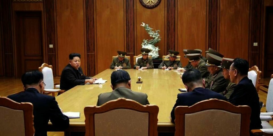 I KONFLIKT: Kim Jong-Un kalte i går inn til krisemøte.