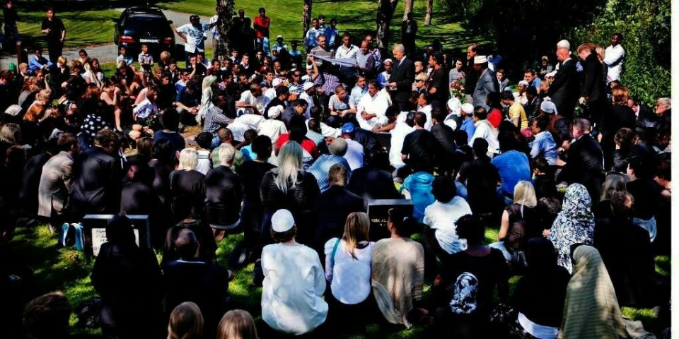 UTØYA: 19 år gamle Ismail Haji Ahmed var en av dem som døde på Utøya i 2011. Her fra begravelsen på Hamar.