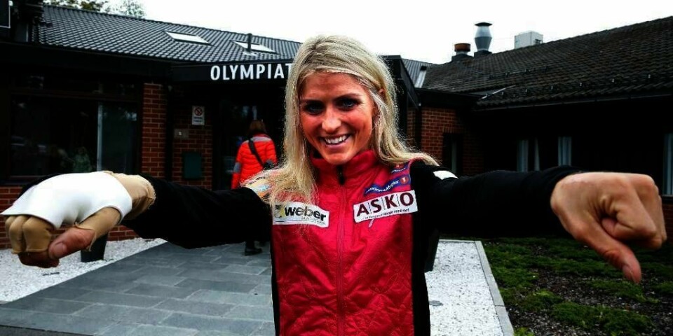 Må bruke skinne: Therese Johaug skadet hånden sin på trening. Nå må hun bruke skinne.
