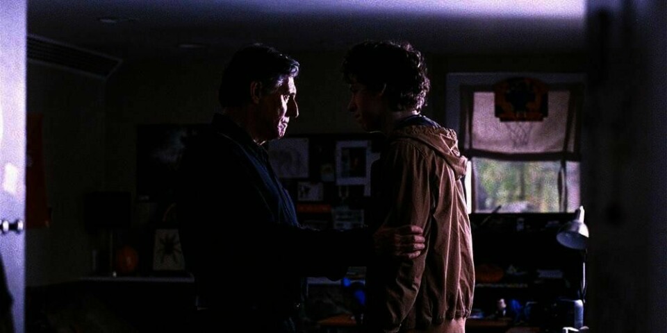 FILMEN: Joachim Triers «Louder Than Bombs» kan vinne Gullpalmen i Cannes. Bildet er fra en scene i filmen med skuespillerne Gabriel Byrne og Devin Druid.