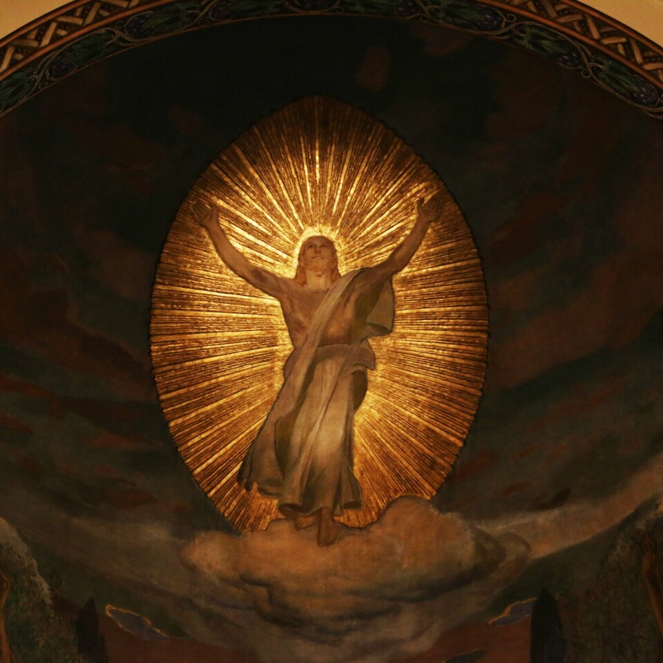 LIV OG DØD: Påsken i år er tettere på nettopp fortellingen om liv og død som påsken er for de kristne. Krigen i Ukraina ligger der som et bakteppe, mens vi koser oss på påskeferie. Petter Dille