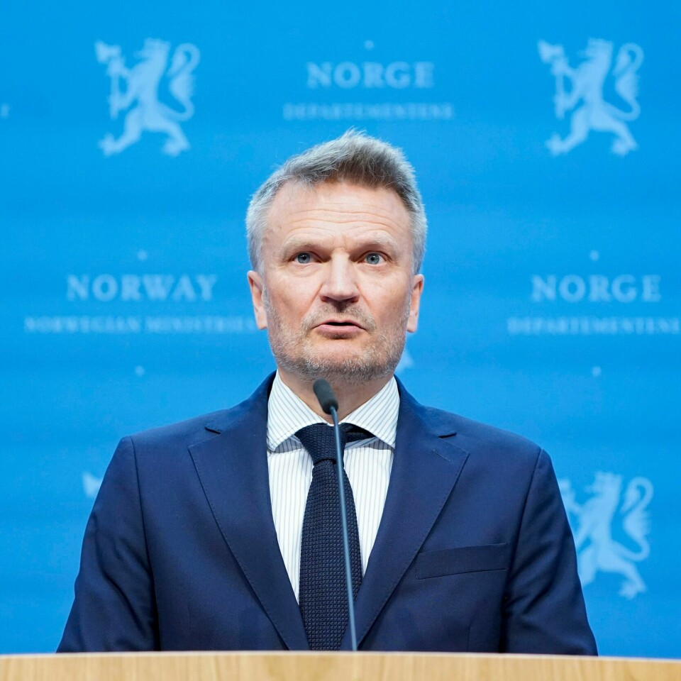 BRA: Myndighetene gjorde stort sett en bra jobb under korona-pandemien, men med noen unntak. Bildet er av Egil Matsen. Han har på dress og står på en talerstol. Han har grått hår. Foto: Håkon Mosvold Larsen / NTB