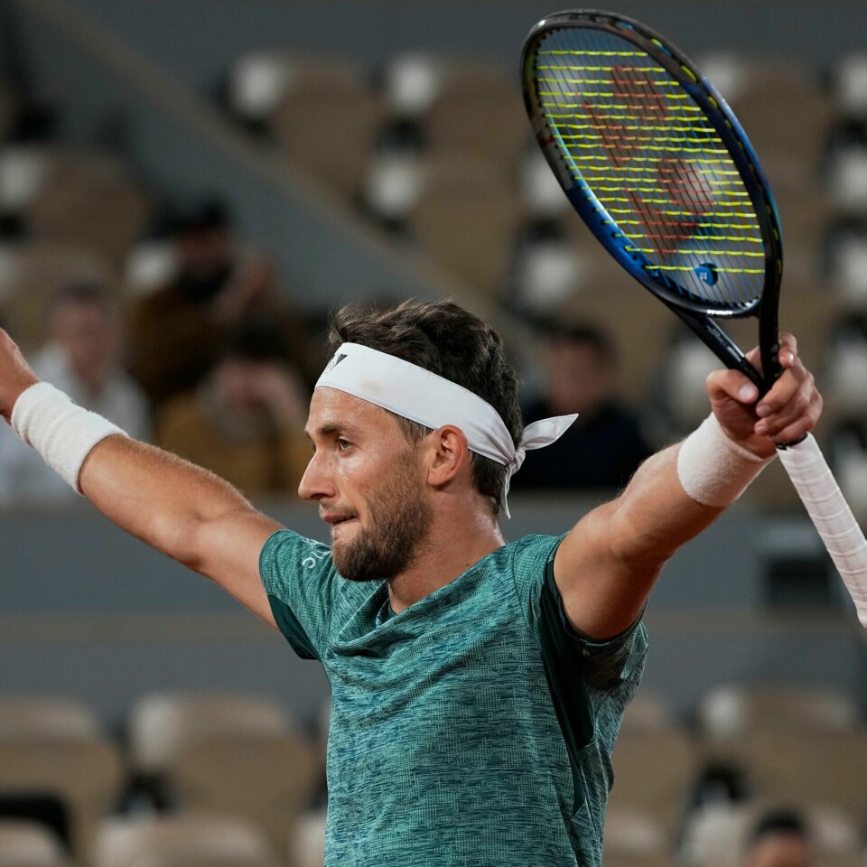 TENNIS: Casper Ruud kan komme seg til finalen. Fredag møter han Marin Cilic. Foto: Michel Euler / AP / NTB