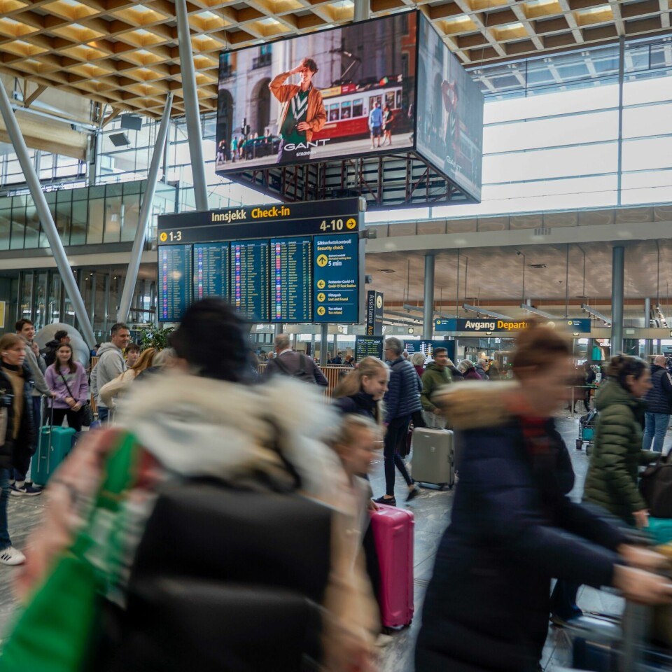REISE: Flystreiken fortsetter. Totalt elleve flyginger i Norge er påvirket av streiken tirsdag morgen. Bildet viser reisende på Gardermoen. Flystreiken fortsetter. Totalt elleve flyginger i Norge er påvirket av streiken tirsdag morgen.