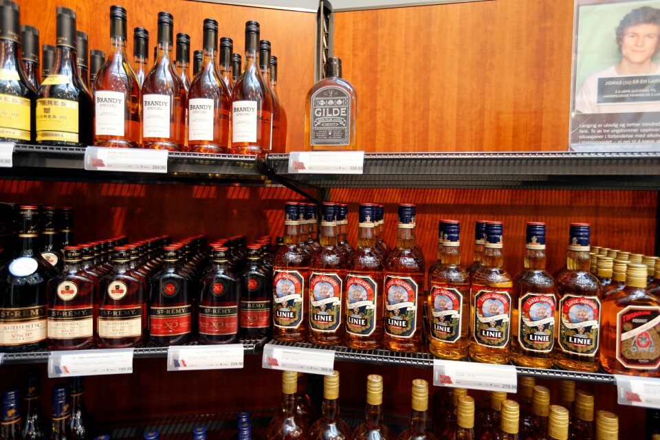 ALKOHOL: Irer må snart lese advarsker på flaskene sine. Snart kan Norge følge etter. Bildet er fra Vinmonopolet. Irer må snart lese advarsker på flaskene sine. Snart kan Norge følge etter.