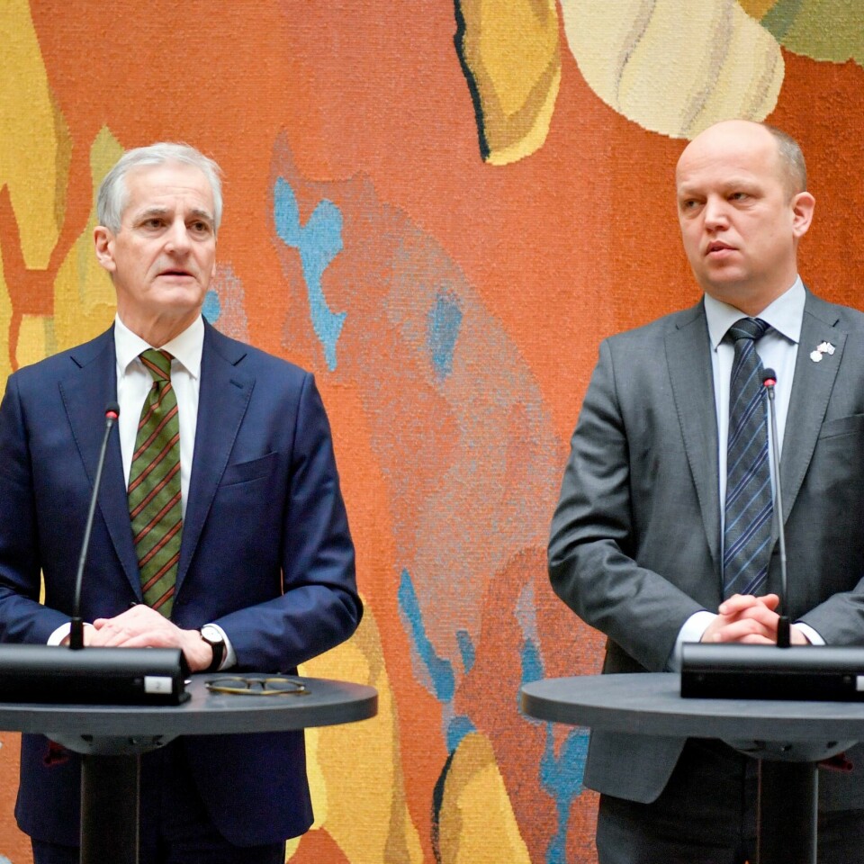 REGJERINGEN: Statsminister Jonas Gahr Støre og Trygve Slagsvold Vedum. De la fram regjeringens milliard-hjelpepakke til Ukraina i Stortinget mandag. Bildet er av statsminister Jonas Gahr Støre og Trygve Magnus Slagsvold Vedum. De la fram regjeringens milliard-hjelpepakke til Ukraina i Stortinget mandag.