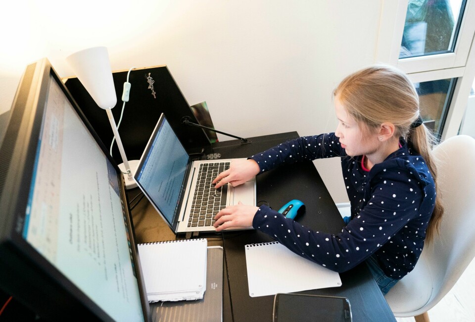 SKOLE: Flere gruer seg nå til å gå på skolen og trives dårlig. Illustrasjonsfoto. FHI: Rødt nivå er effektivt for å begrense smitte i skolealder, men hjemmeskole ikke gir noen tilleggseffekt. Illustrasjonsfoto: Gorm Kallestad / NTB