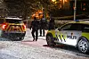 Bildet viser politifolk i Trondheim der tre personer ble funnet døde i en bolig. Foto: Joakim Halvorsen / NTB