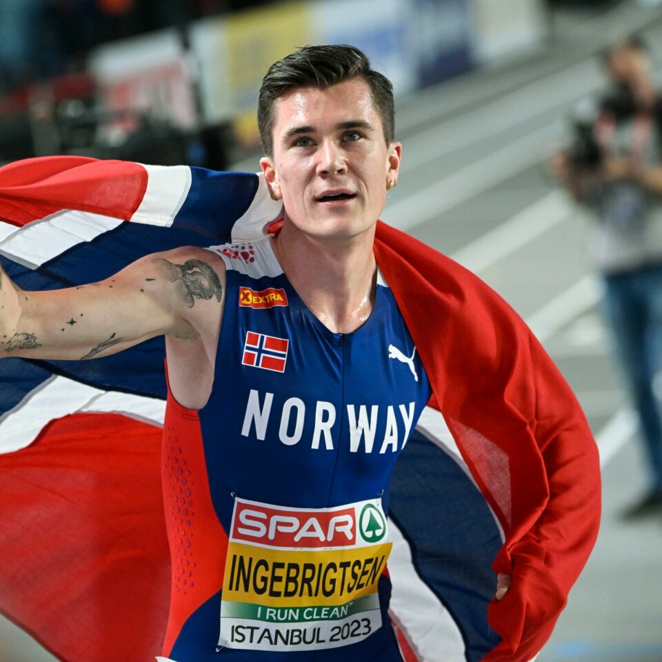 MEDALJE: Jakob Ingebrigtsen tok gull på 3.000 meter innendørs. Jakob Ingebrigtsen seiret på 3000 meter innendørs i EM.Foto: FREDRIK SANDBERG /TT / NTB