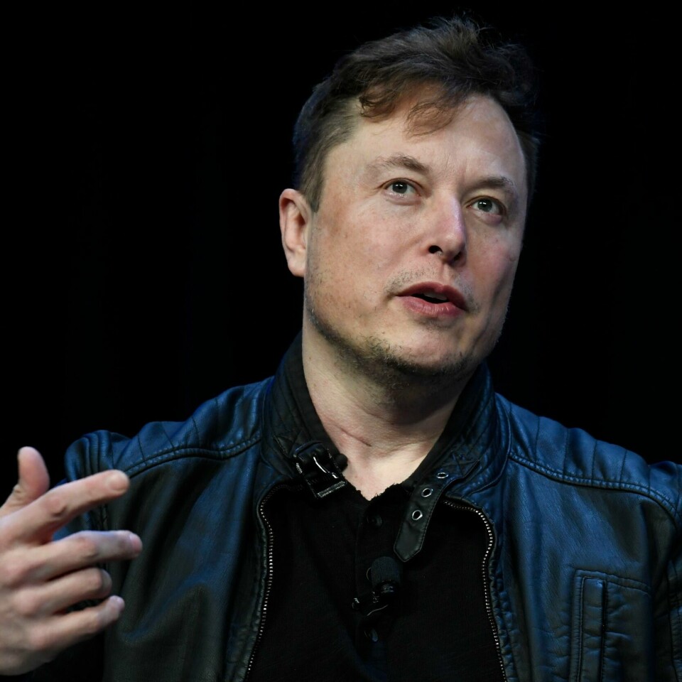 KUNSTIG INTELLIGENS: Tesla-sjef Elon Musk er en av ekspertene som frykter at kraftig kunstig intelligens kan true mennesker. Twitter-sjef Elon Musk har beklaget påstander om at sparkede Halli Thorleifsson ikke gjorde en innsats på jobben og at islendingen brukte en muskelsykdom som unnskyldning. Arkivfoto: Susan Walsh / AP / NTB