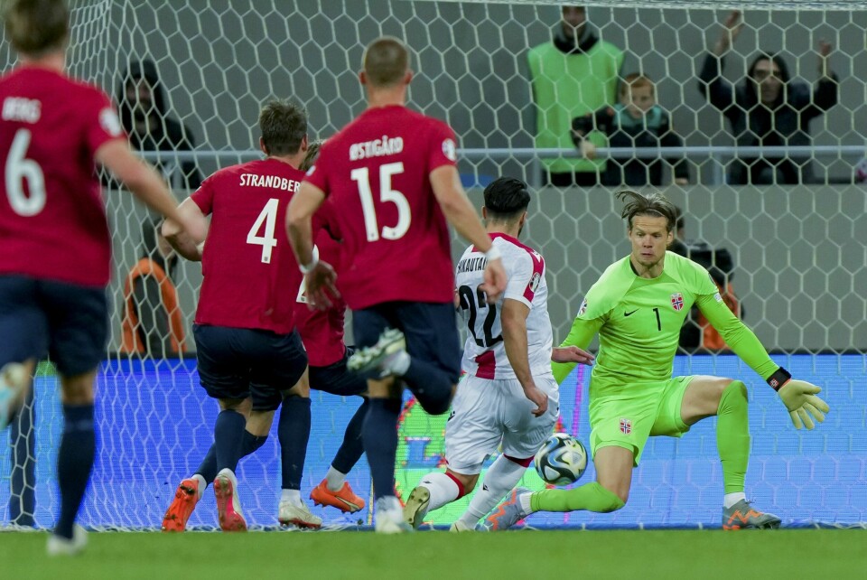 Ørjan Nyland var borti ballen på Georges Mikautadzes utligningsmål i 1-1-kapen mot Georgia og ergrer seg over at han ikke reddet. Foto: Fredrik Varfjell / NTB Ørjan Nyland var borti ballen på Georges Mikautadzes utligningsmål i 1-1-kapen mot Georgia og ergrer seg over at han ikke reddet. Foto: Fredrik Varfjell / NTB