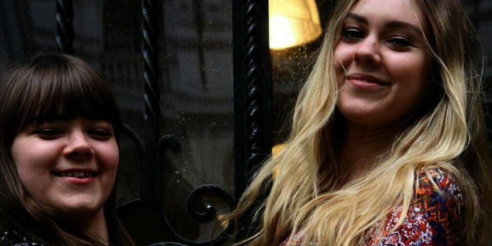 KONSERT: Søstrene Klara og Johanna Södergren spiller i bandet First Aid Kit. De holder konsert under Slottsfjell-festivalen fredag.