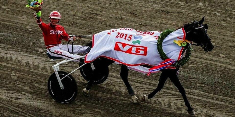 SEIER:  Hesten Sugarlight var en klar favoritt foran travløpet Oslo Grand Prix søndag. Og han skuffet ikke.