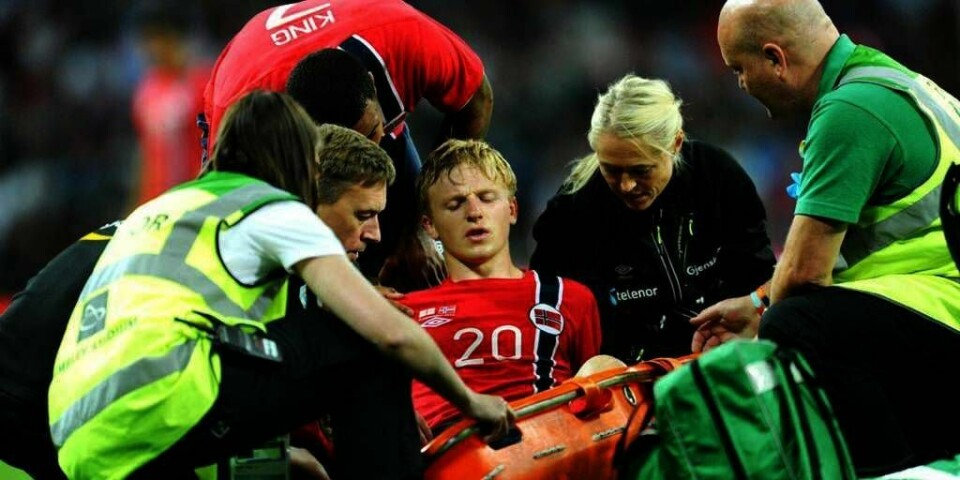 SKADD: Mats Møller Dæhli ble skadd da Norge spilte mot England onsdag. Norge tapte kampen.